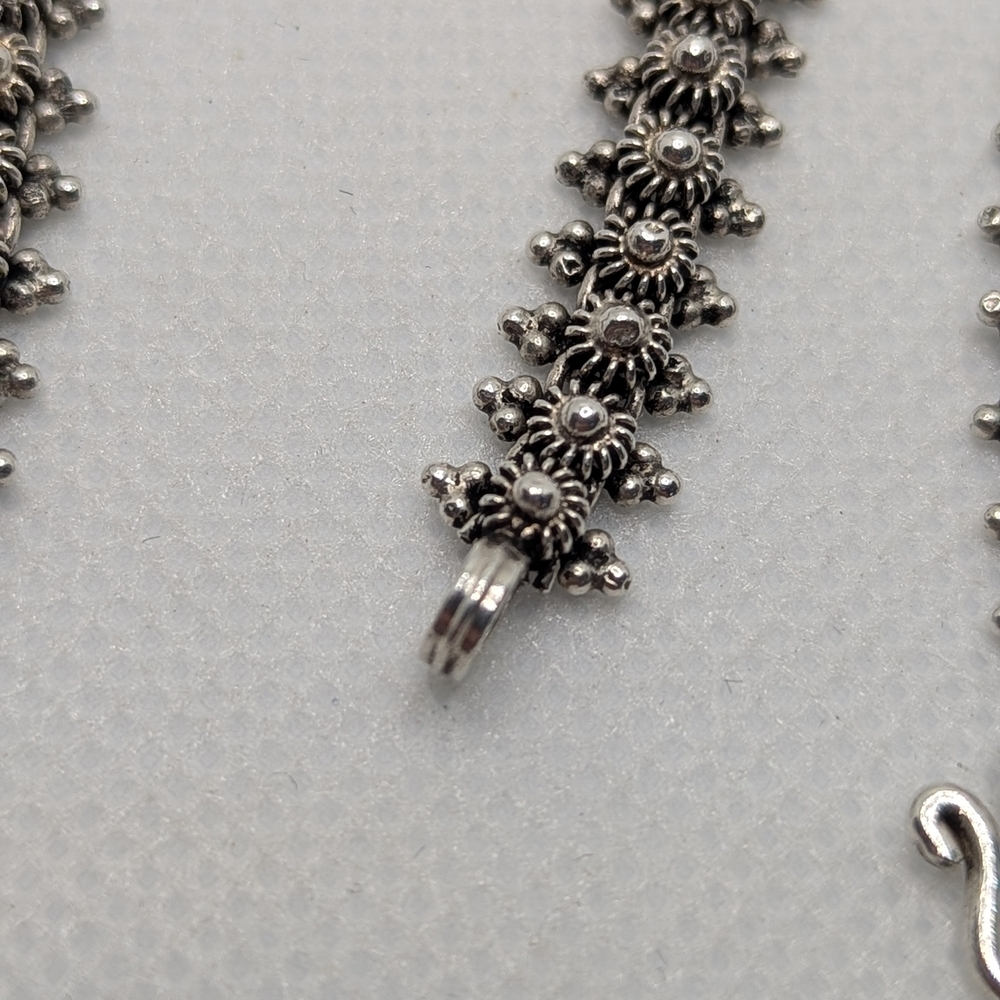 Granulated Flower Silver Necklace - Picture 3 of 8